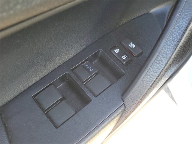 Vehicle image 19 of 30