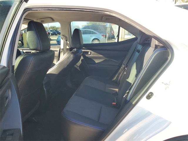 Vehicle image 12 of 30