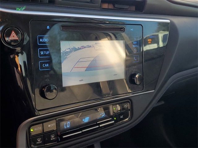 Vehicle image 27 of 30
