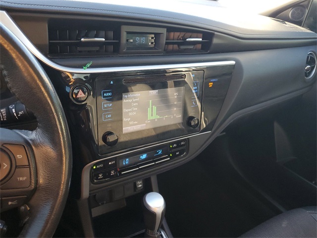 Vehicle image 26 of 30