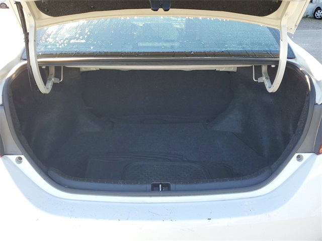 Vehicle image 10 of 30