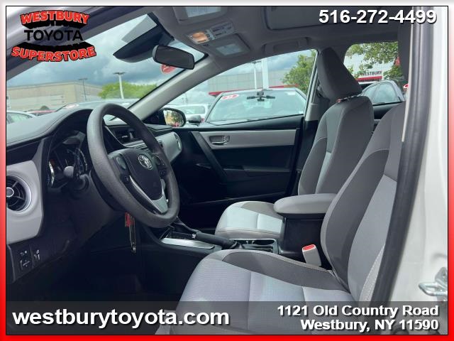 Vehicle image 19 of 34