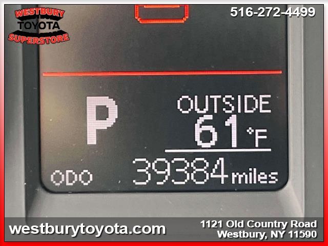 Vehicle image 29 of 34