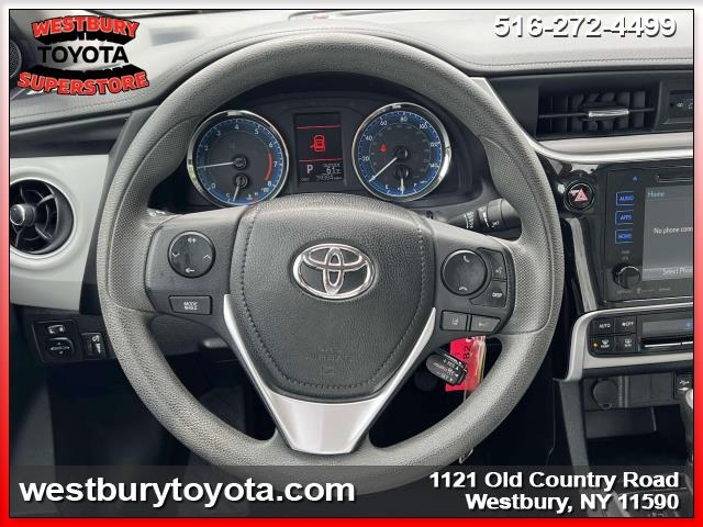 Vehicle image 17 of 34