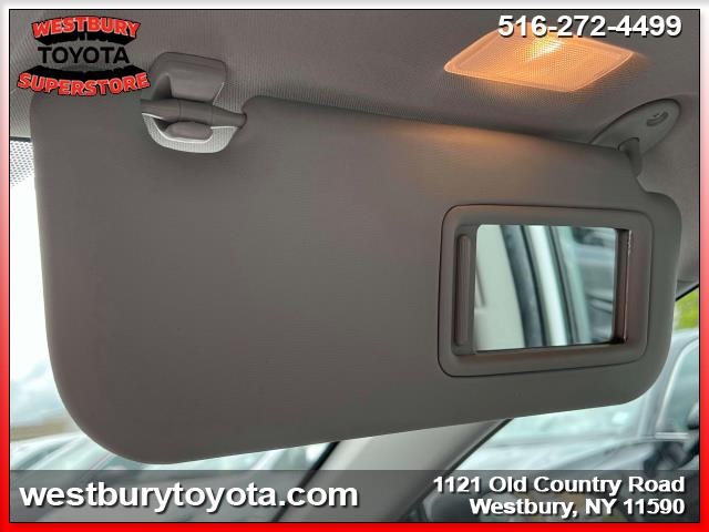 Vehicle image 32 of 34