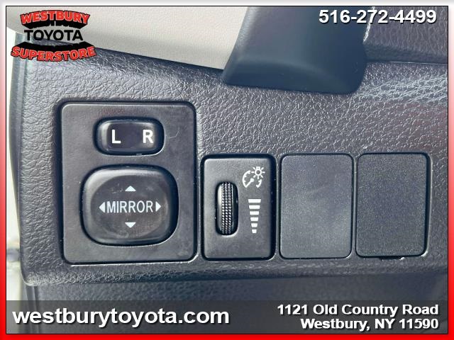 Vehicle image 23 of 34