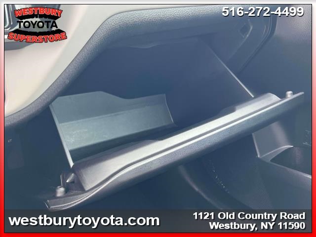 Vehicle image 31 of 34