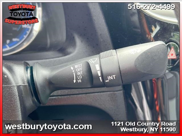 Vehicle image 27 of 34