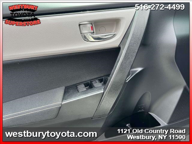 Vehicle image 20 of 34