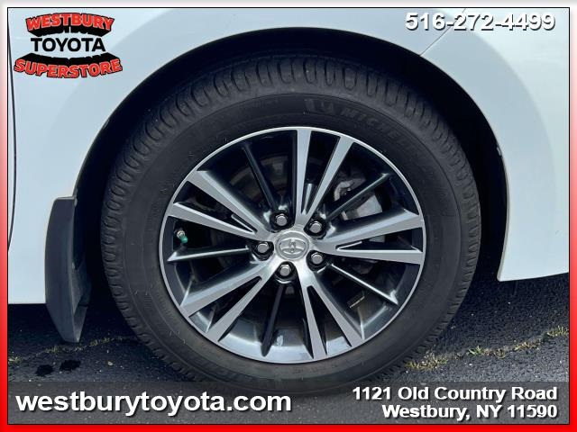 Vehicle image 14 of 34