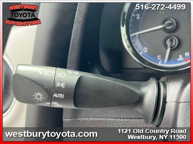 Vehicle image 26 of 34