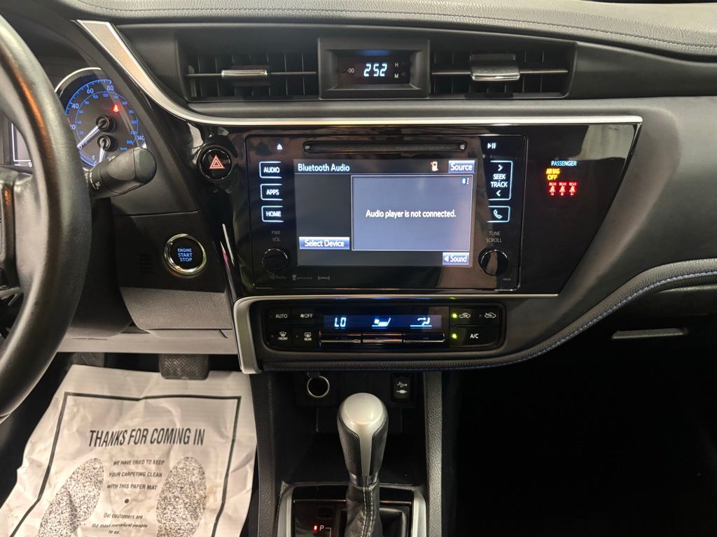 Vehicle image 13 of 18