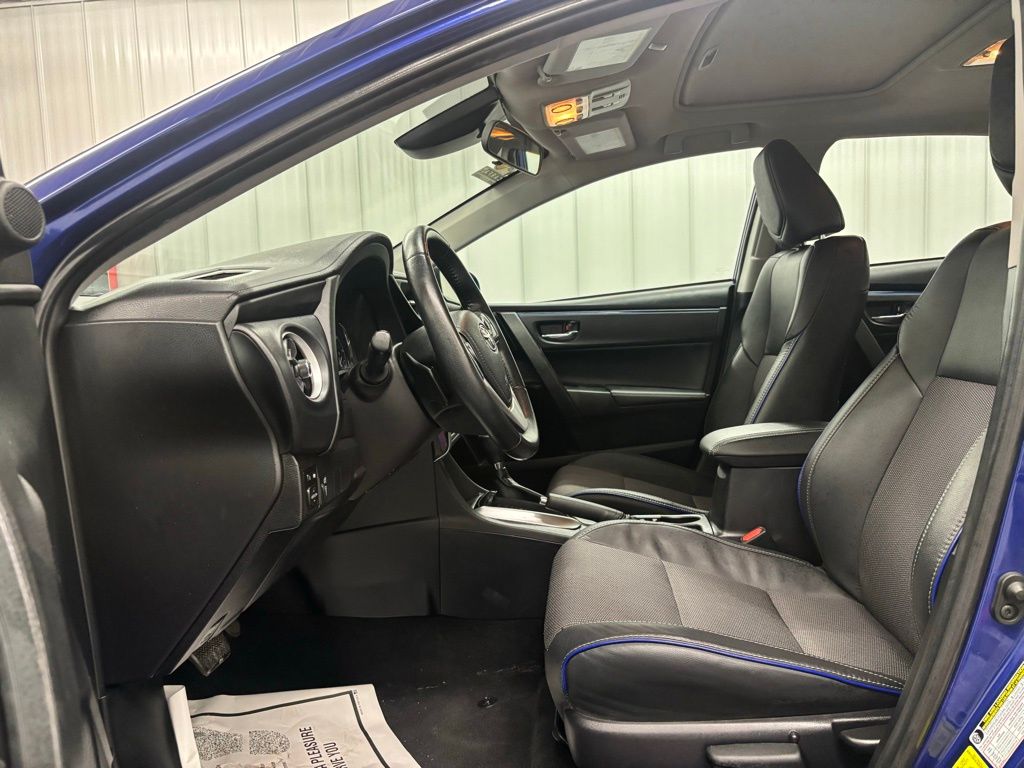 Vehicle image 9 of 18