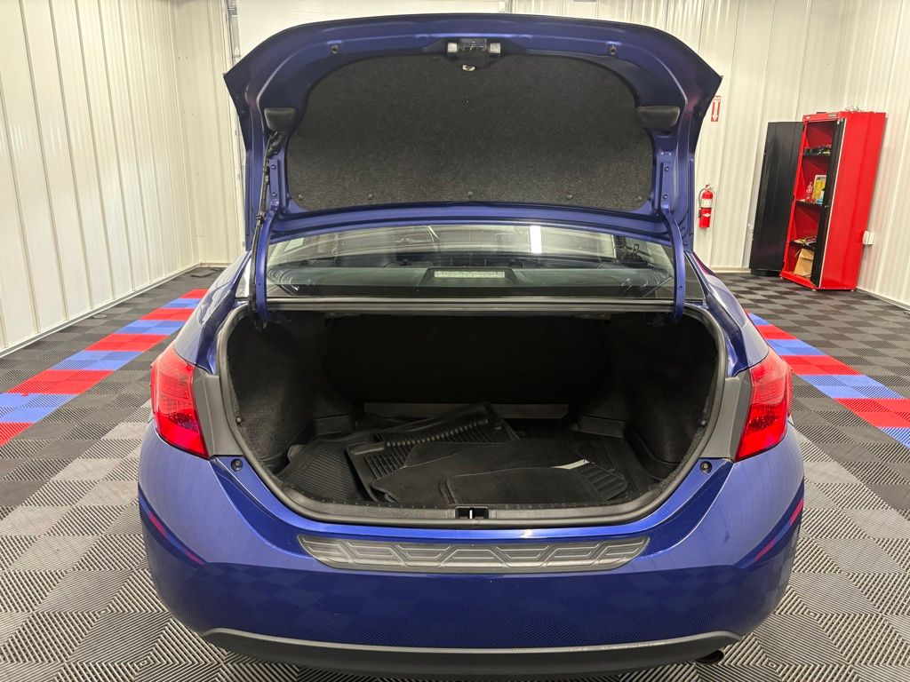 Vehicle image 6 of 18