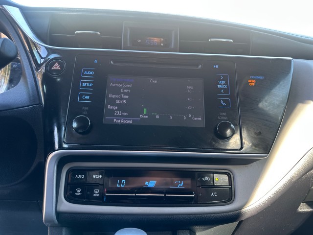 Vehicle image 15 of 18