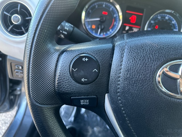 Vehicle image 14 of 18