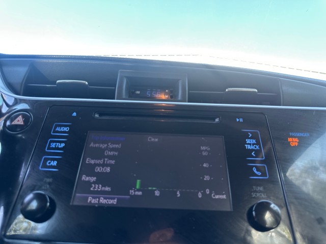 Vehicle image 17 of 18