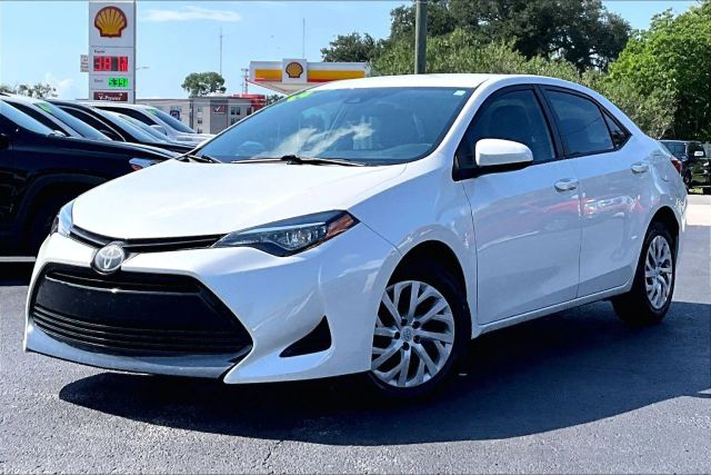 2019 Toyota Corolla LE Image 1 of 6