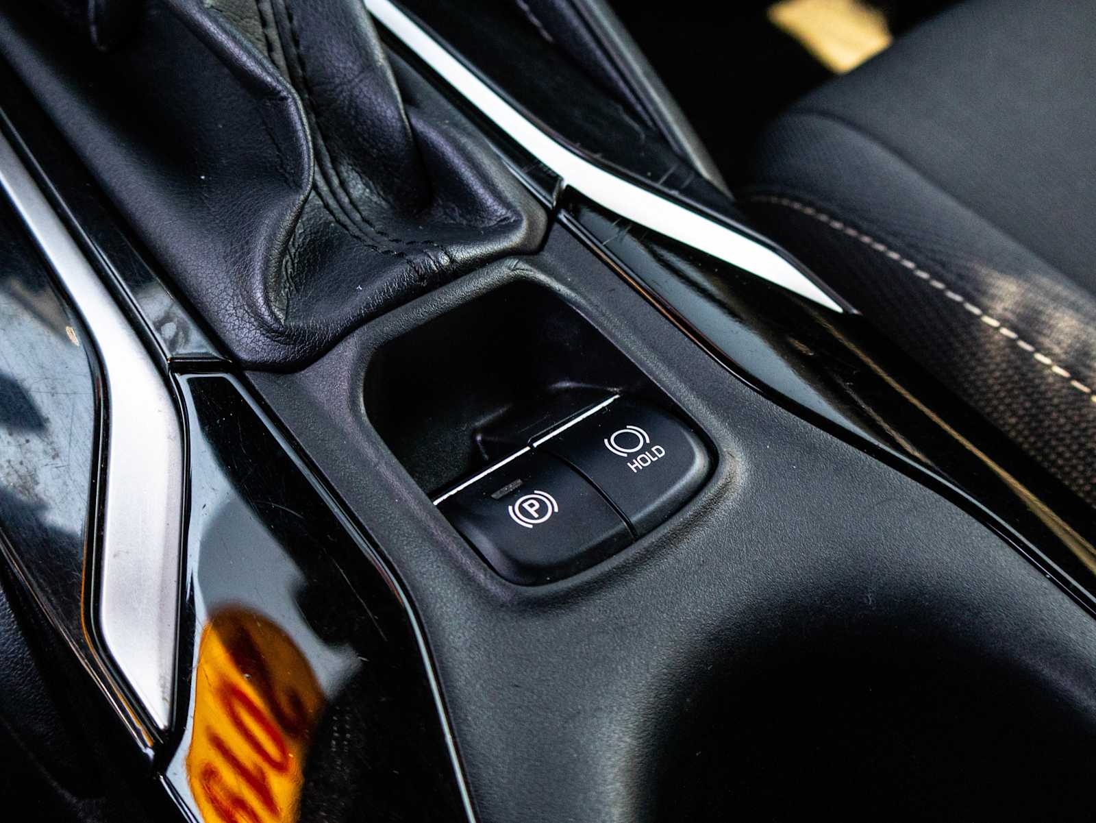 Vehicle image 25 of 38
