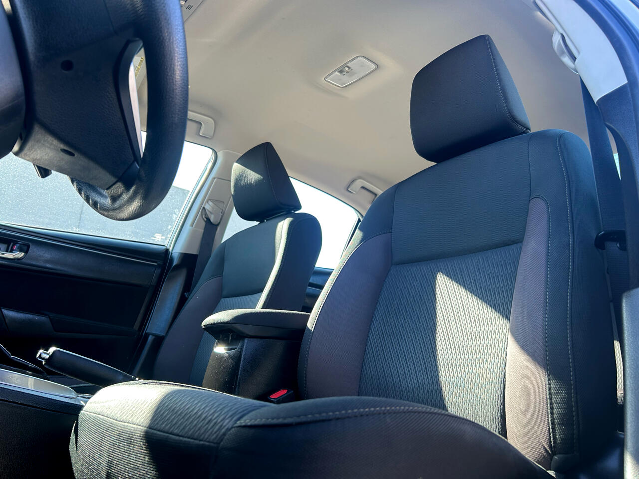 Vehicle image 11 of 14