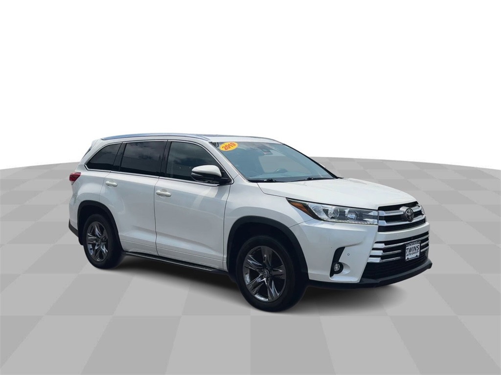 Vehicle image 4 of 32