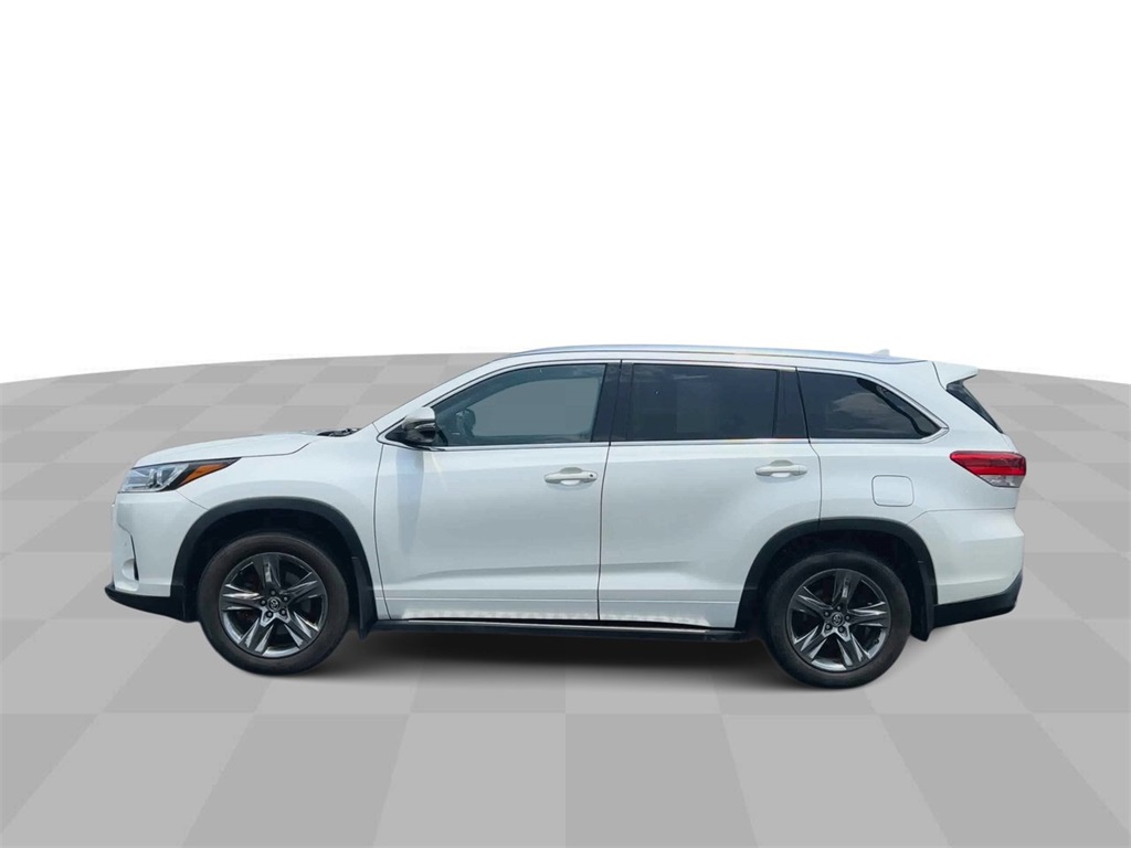 Vehicle image 9 of 32