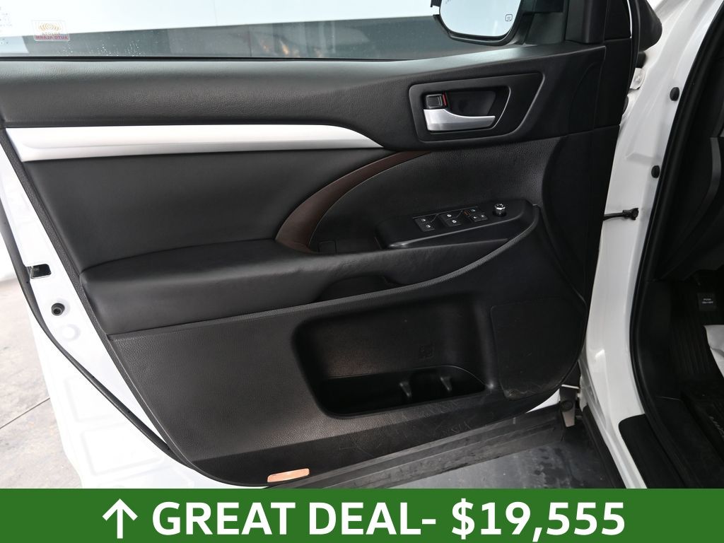 Vehicle image 66 of 78