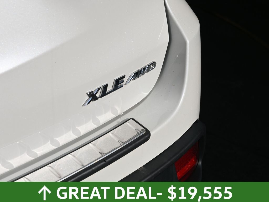 Vehicle image 72 of 78