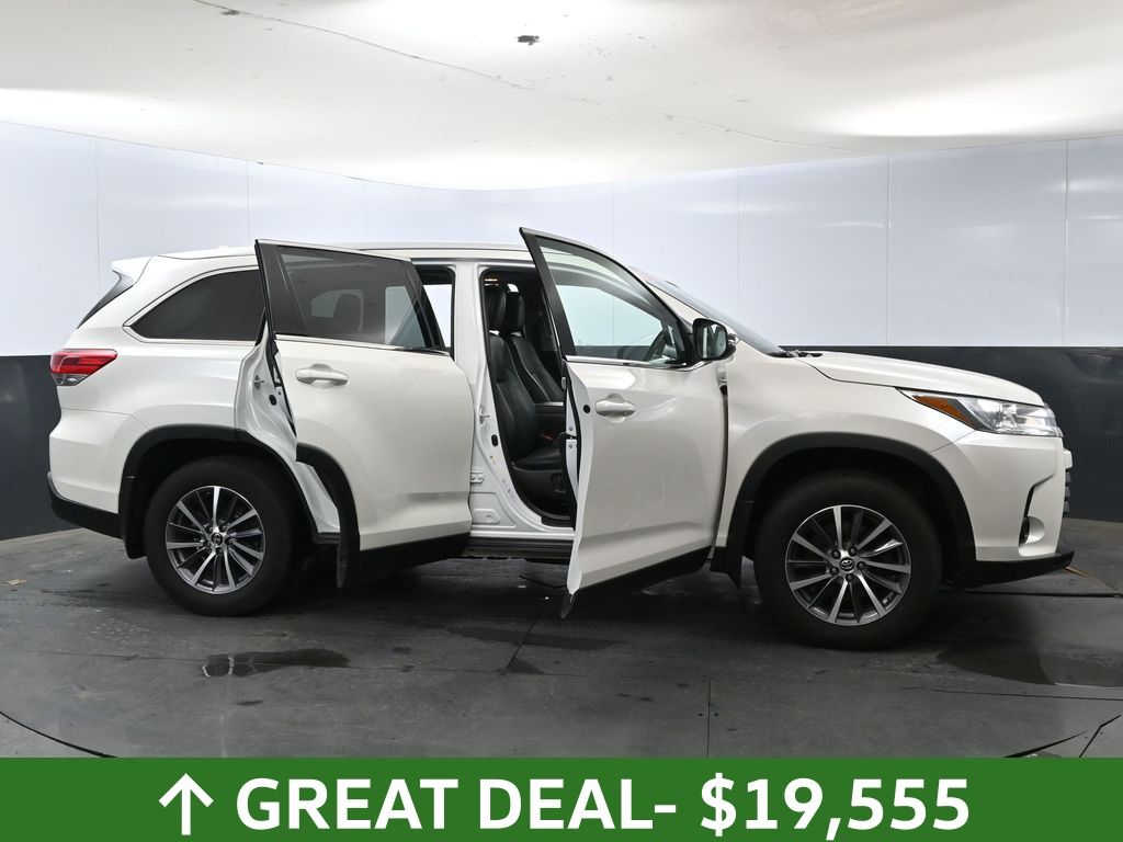 Vehicle image 19 of 78