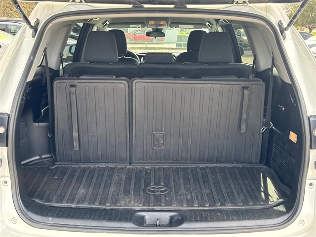 Vehicle image 6 of 20