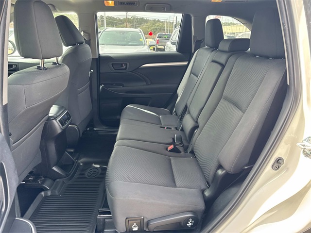 Vehicle image 7 of 20