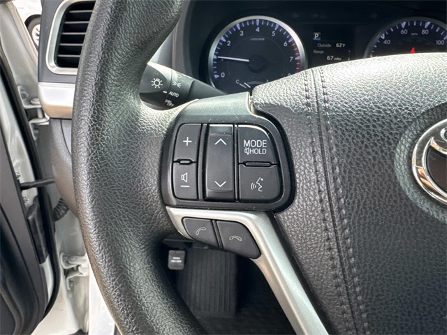 Vehicle image 15 of 20