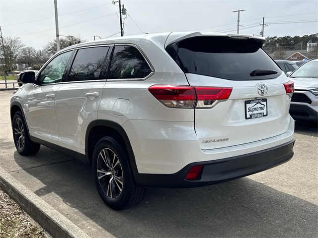 Vehicle image 4 of 20