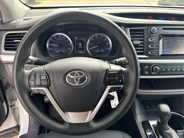 Vehicle image 13 of 20