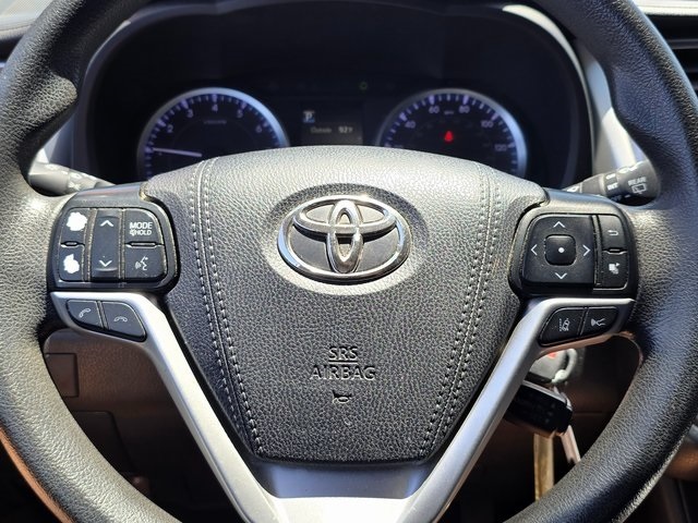 Vehicle image 24 of 40
