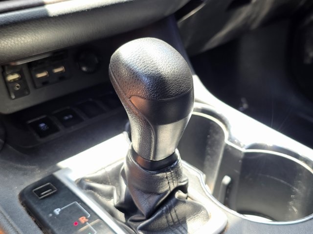 Vehicle image 29 of 40