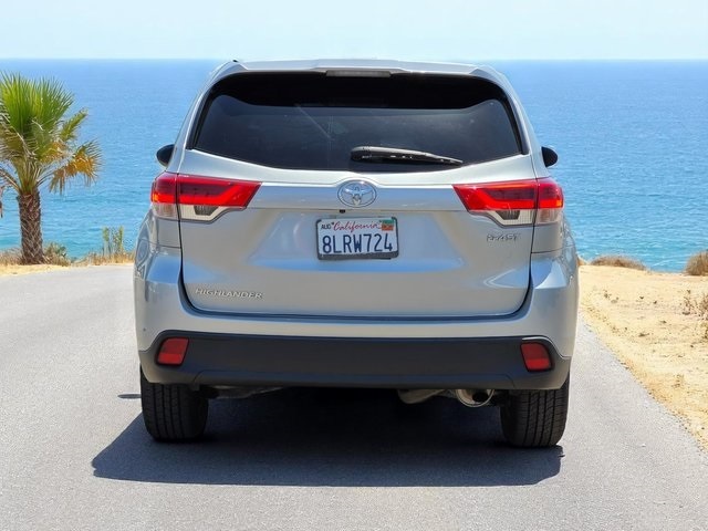 Vehicle image 6 of 40