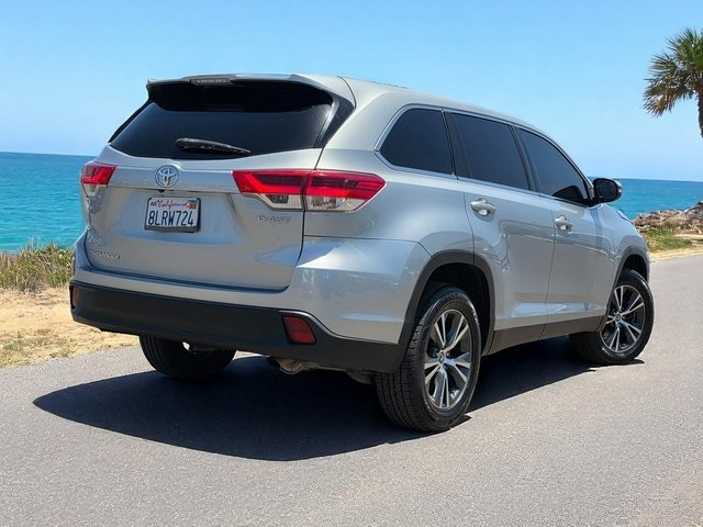 Vehicle image 5 of 40