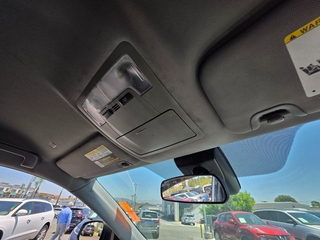 Vehicle image 22 of 40