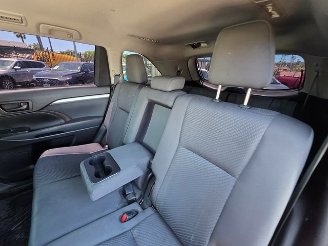 Vehicle image 14 of 40