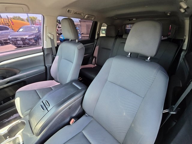 Vehicle image 11 of 40