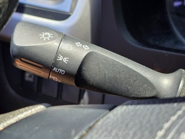 Vehicle image 35 of 40