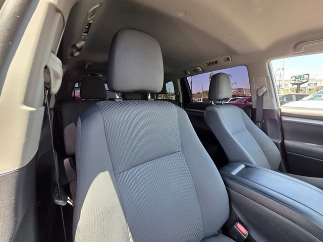 Vehicle image 12 of 40