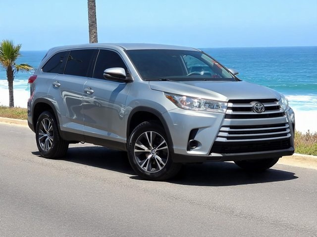Vehicle image 3 of 40