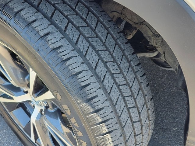 Vehicle image 9 of 40