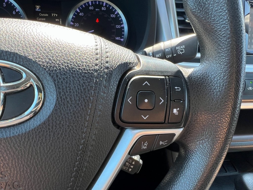 Vehicle image 20 of 33