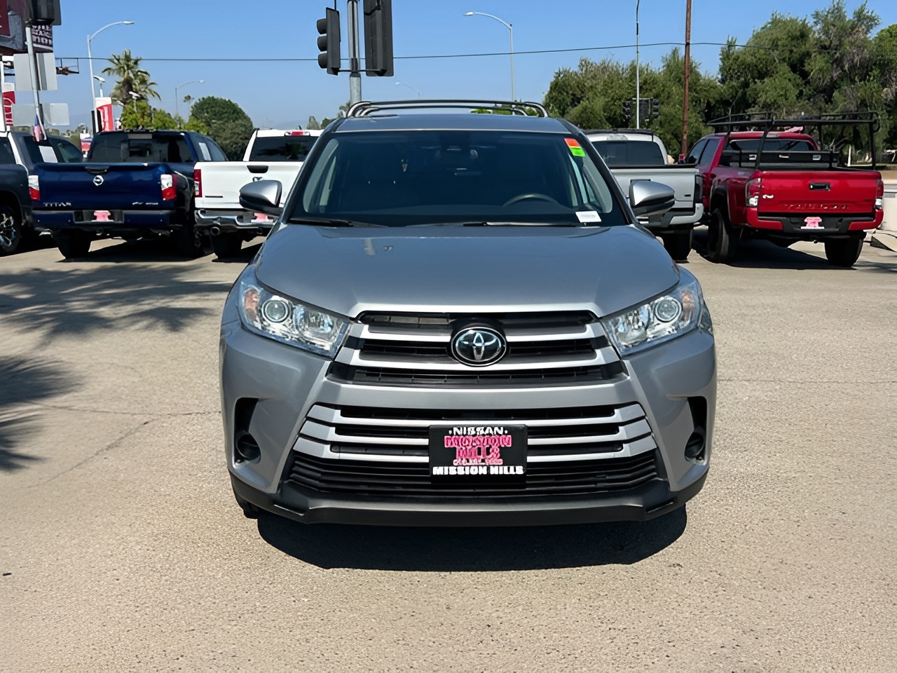 Vehicle image 28 of 33