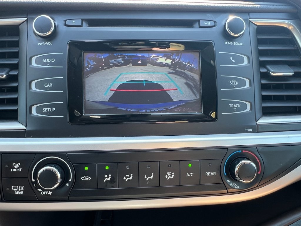 Vehicle image 25 of 33