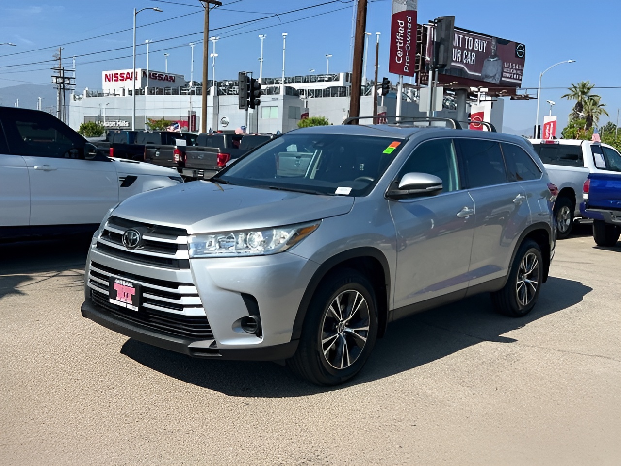 Vehicle image 27 of 33