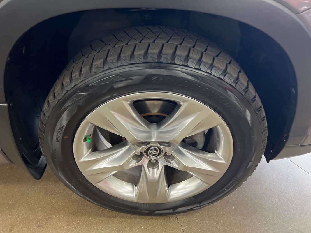Vehicle image 63 of 117